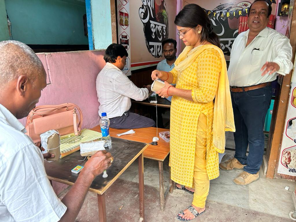 खाद्य सुरक्षा विभाग ने जनपद मुख्यालय पर खाद्य पदार्थ के नमूने किए संग्रहित, भेजा प्रयोगशाला 