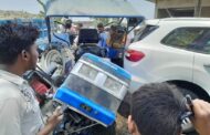अनियंत्रित ट्रैक्टर तथा ट्रक की टक्कर से भाजपा जिलाध्यक्ष का वाहन क्षतिग्रस्त
