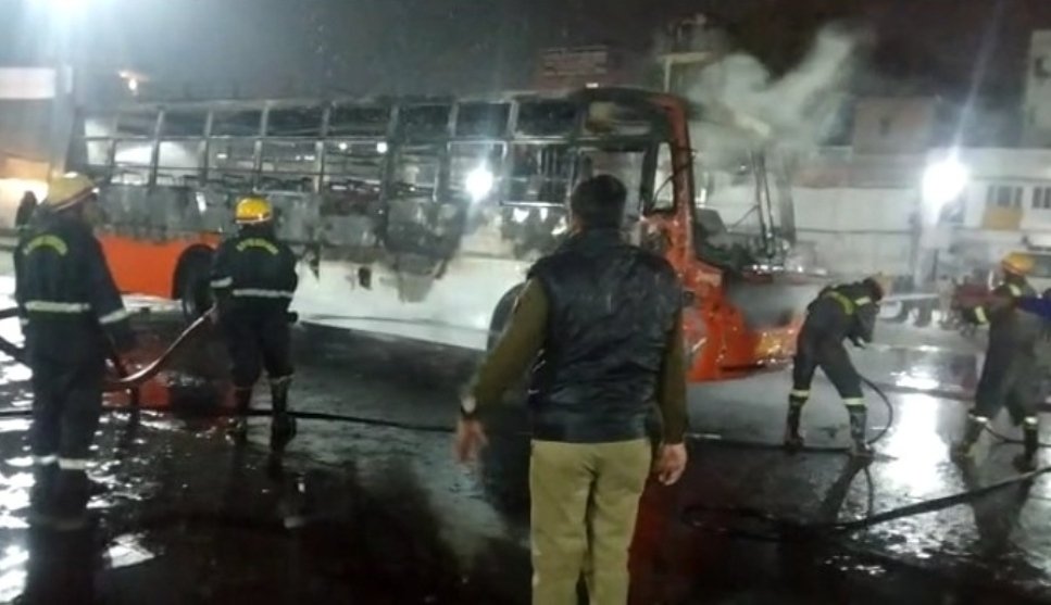 चारबाग बस अड्डे पर अचानक मची भगदड़