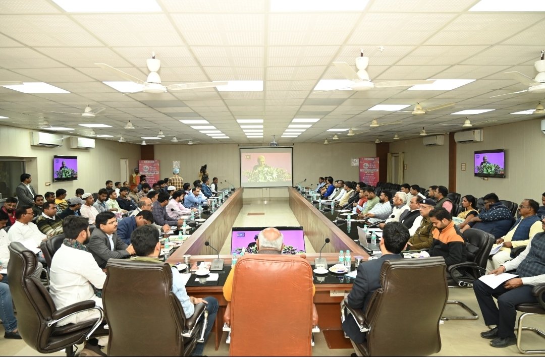 अम्बेडकर नगर निवेश कुम्भ का समापन कलेक्ट्रेट सभाकक्ष में हुआ संपन्न