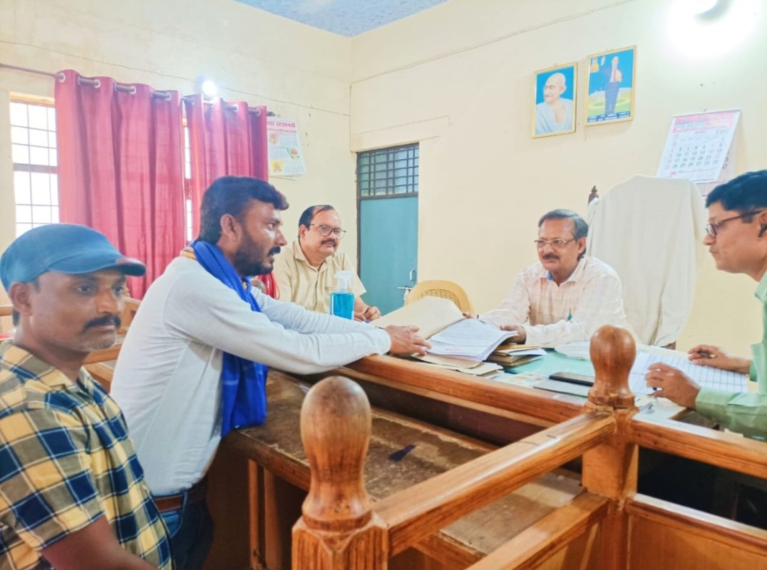 भीम आर्मी,आजाद समाज पार्टी से समाजसेवी बरकत अली ने अकबरपुर नगर पालिका परिषद से चेयरमैन पद का किया नामांकन