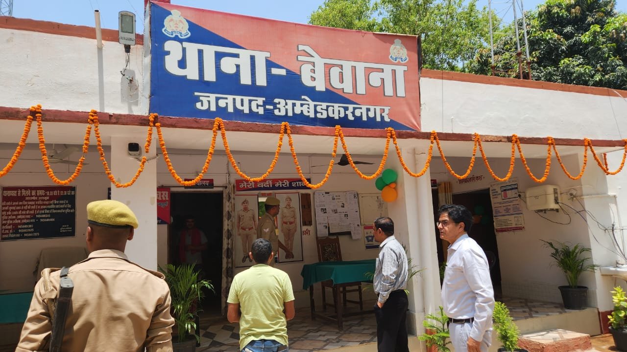 थाना बेवाना का जिलाधिकारी ने किया औचक निरीक्षण 