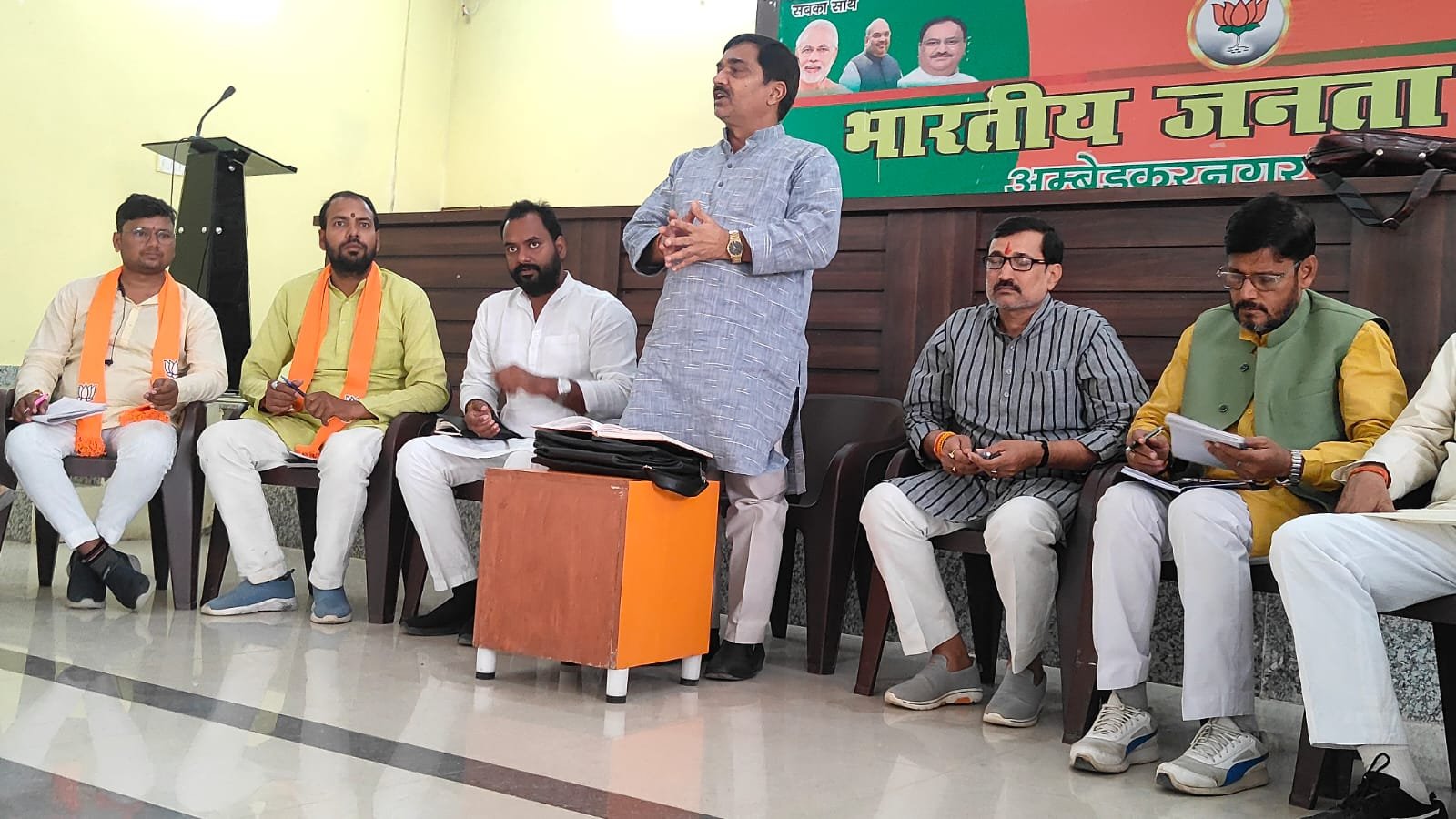 वोटर महा चेतना अभियान के संबंध में भाजपाइयों की बैठक हुई संपन्न 