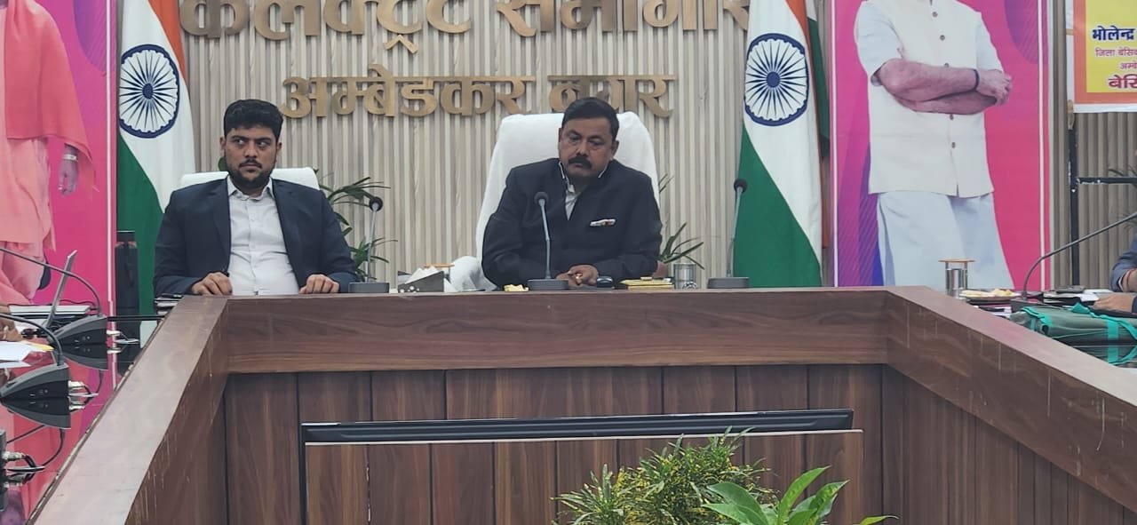 कार्यप्रणाली में सुधार न होने पर निलंबन/अनिवार्य सेवानिवृत्ति की कार्रवाई की जाएगी प्रारंभ-जिलाधिकारी