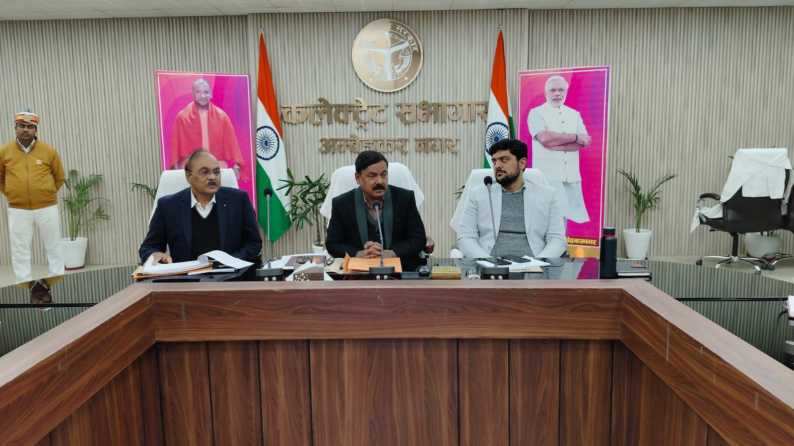 जिलाधिकारी ने स्वास्थ्य संबंधी सभी बिंदुओं पर की गहन समीक्षा 