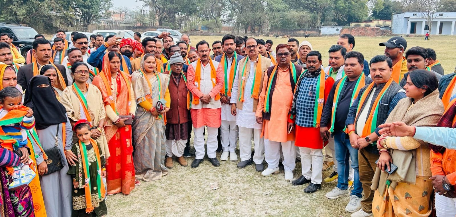सपा बसपा आदि राजनैतिक दलों के नेताओं कार्यकर्ताओं ने भाजपा की सदस्यता की ग्रहण 
