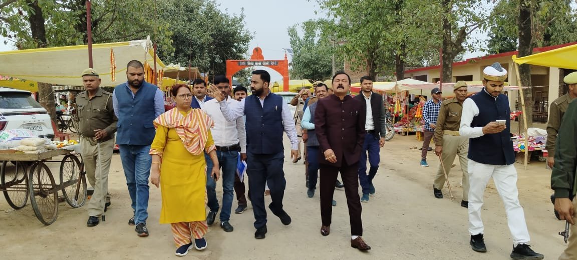 पर्यटन के विकास कार्य हेतु शिवबाबा में जिलाधिकारी ने किया गया निरीक्षण
