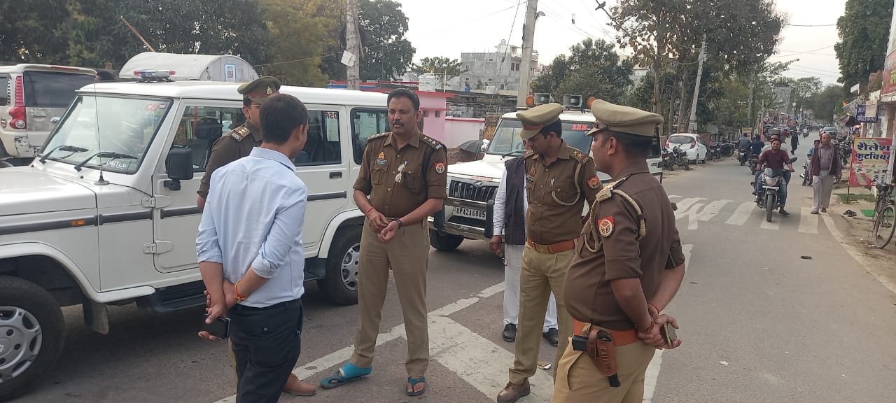 आचार संहिता लगते ही प्रशासन आया हरकत में,बैनर-होर्डिंग हटाने में जुटीं प्रशासन की टीमें
