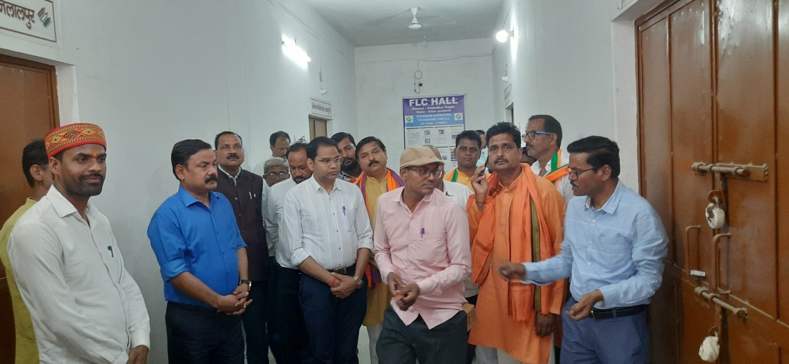 जिला निर्वाचन अधिकारी ने राजनीतिक दलों के प्रतिनिधियों के साथ ईवीएम/वीवी पैट तथा वेयरहाउस का किया निरीक्षण 