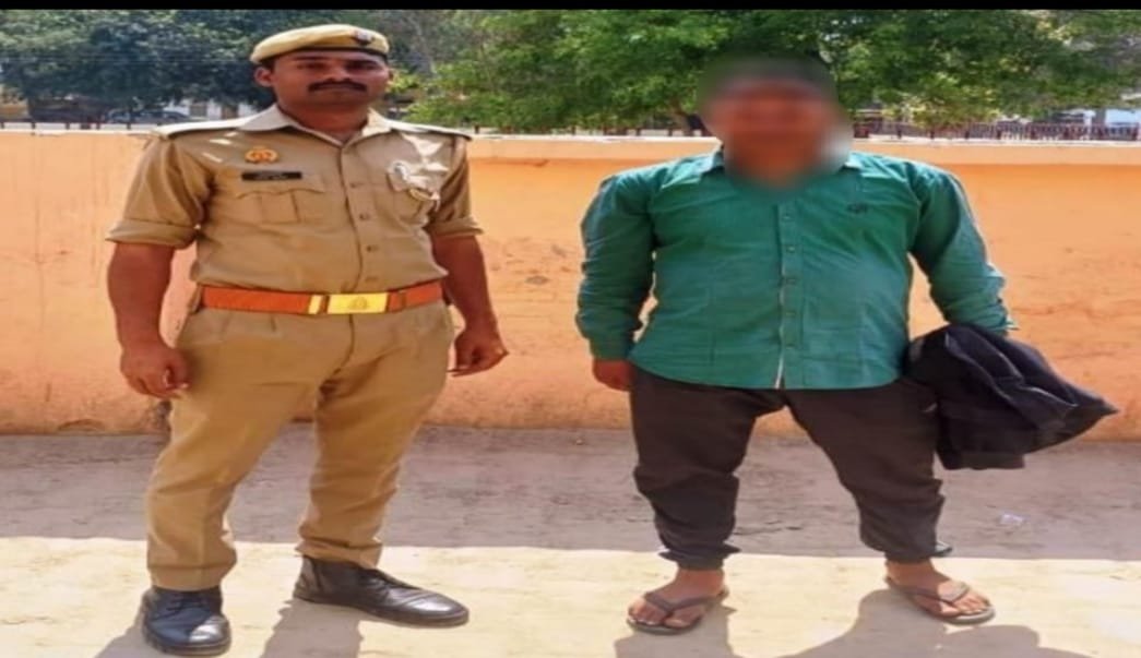 गैर जमानती वारंटी युवक को पुलिस ने किया गिरफ्तार 