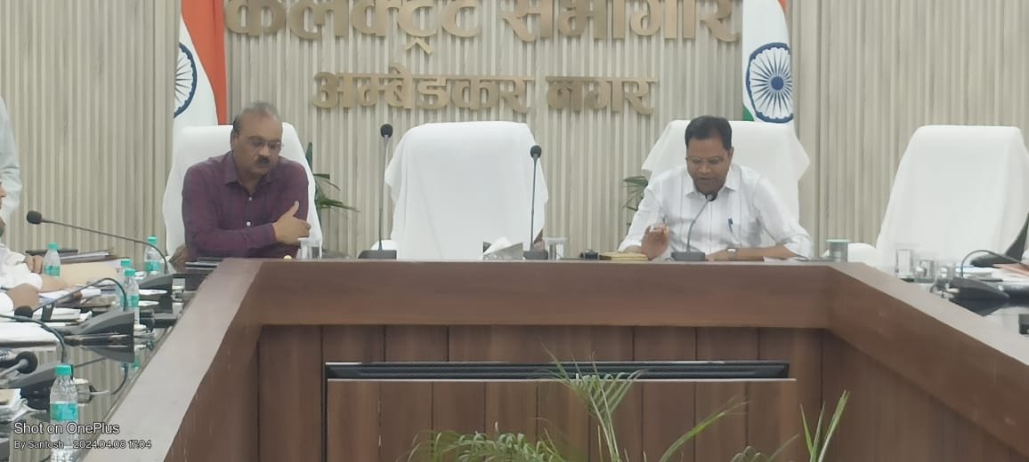 डॉ भीमराव अंबेडकर के जन्म दिवस को मनाने के संदर्भ में डॉ० सदानंद गुप्ता ने की बैठक 