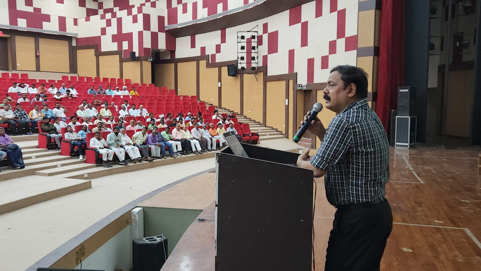मतदान प्रतिशत बढ़ाने हेतु मतदाताओं को करे जागरूक -जिला निर्वाचन अधिकारी