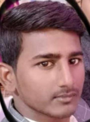 सड़क दुघर्टना में गम्भीर रूप घायल युवकों को ग्रामीणों ने पहुंचाया अस्पताल,एक युवक की मौत 