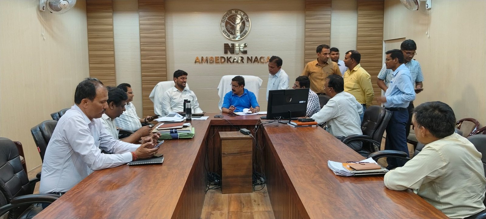 मतदान कार्मिकों के पहले चरण का रेंडमाइजेशन एनआईसी कक्ष में हुआ संपन्न 
