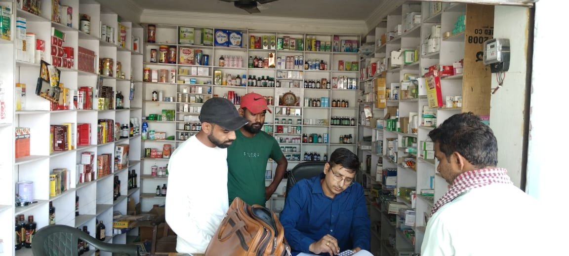बिना डाक्टर के पर्चे के कोई भी औषधि विक्रय न करें- औषधि निरीक्षक 