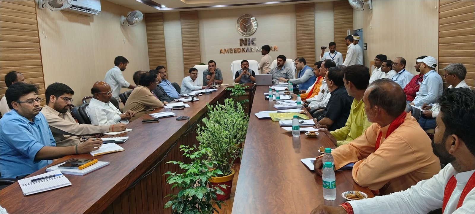 ईवीएम का द्वितीय रेंडमाइजेशन एनआईसी कक्ष में हुआ संपन्न