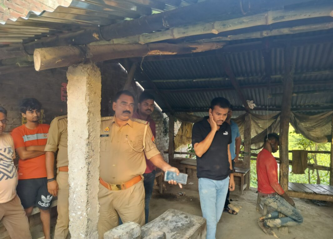 25 वर्षीय युवक का संदिग्ध परिस्थितियों में फासी के फंदे से लटकता मिला शव