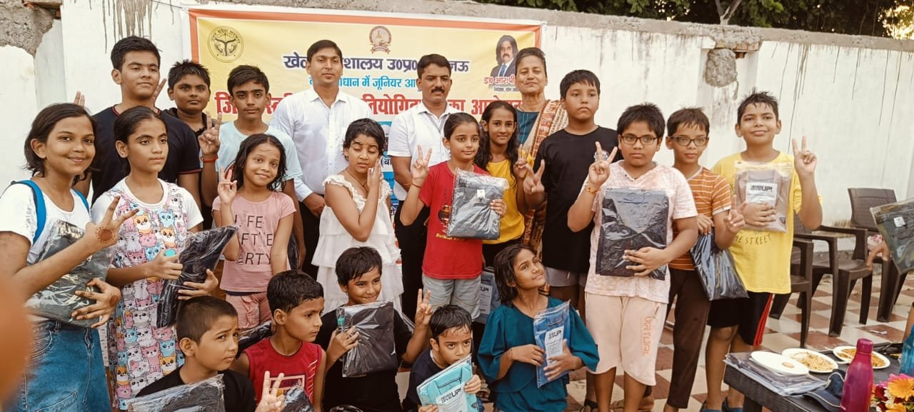 जिला स्तरीय बालक व बालिका तैराकी प्रतियोगिता का हुआ आयोजन