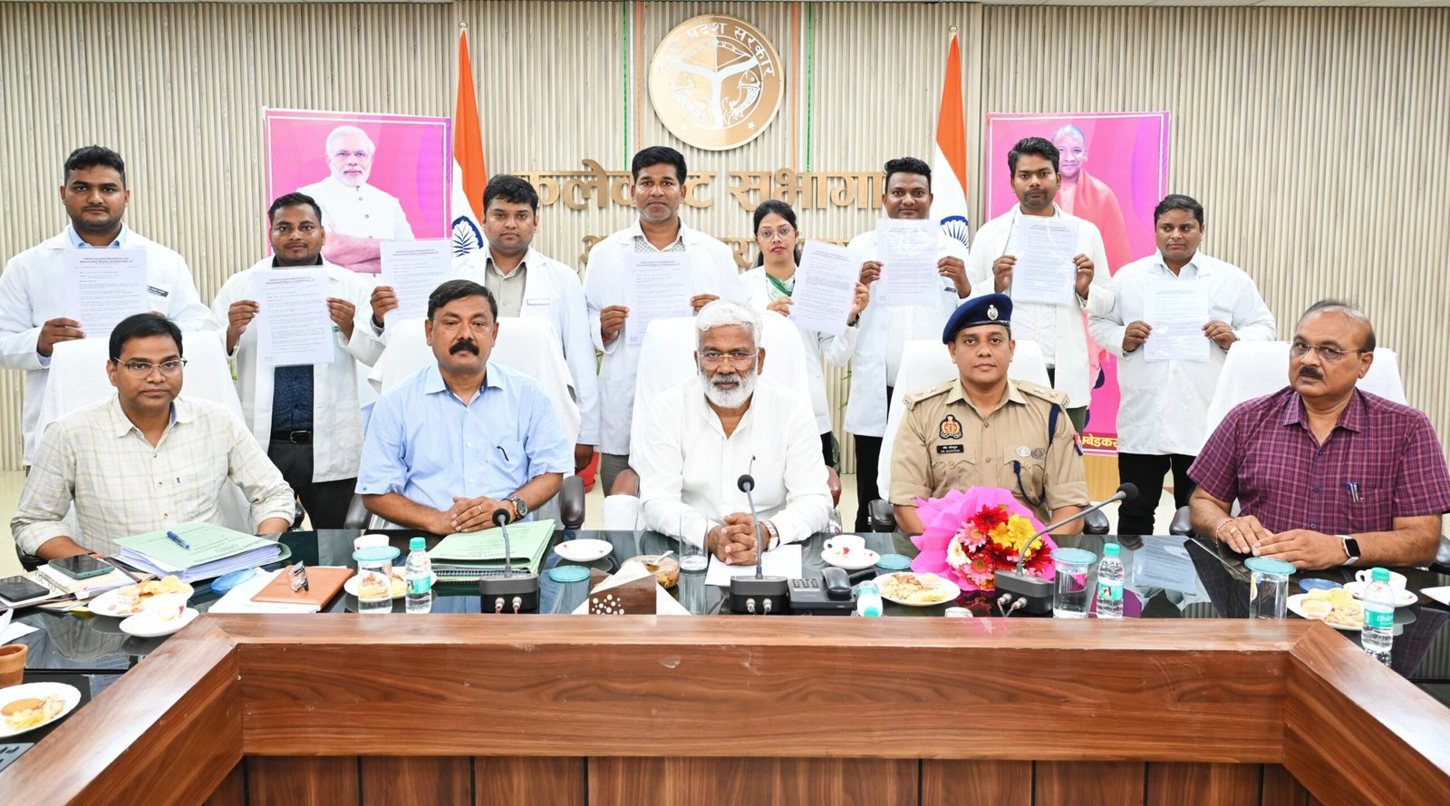 अंबेडकर नगर जनपद को मिले 8 नए चिकित्सक