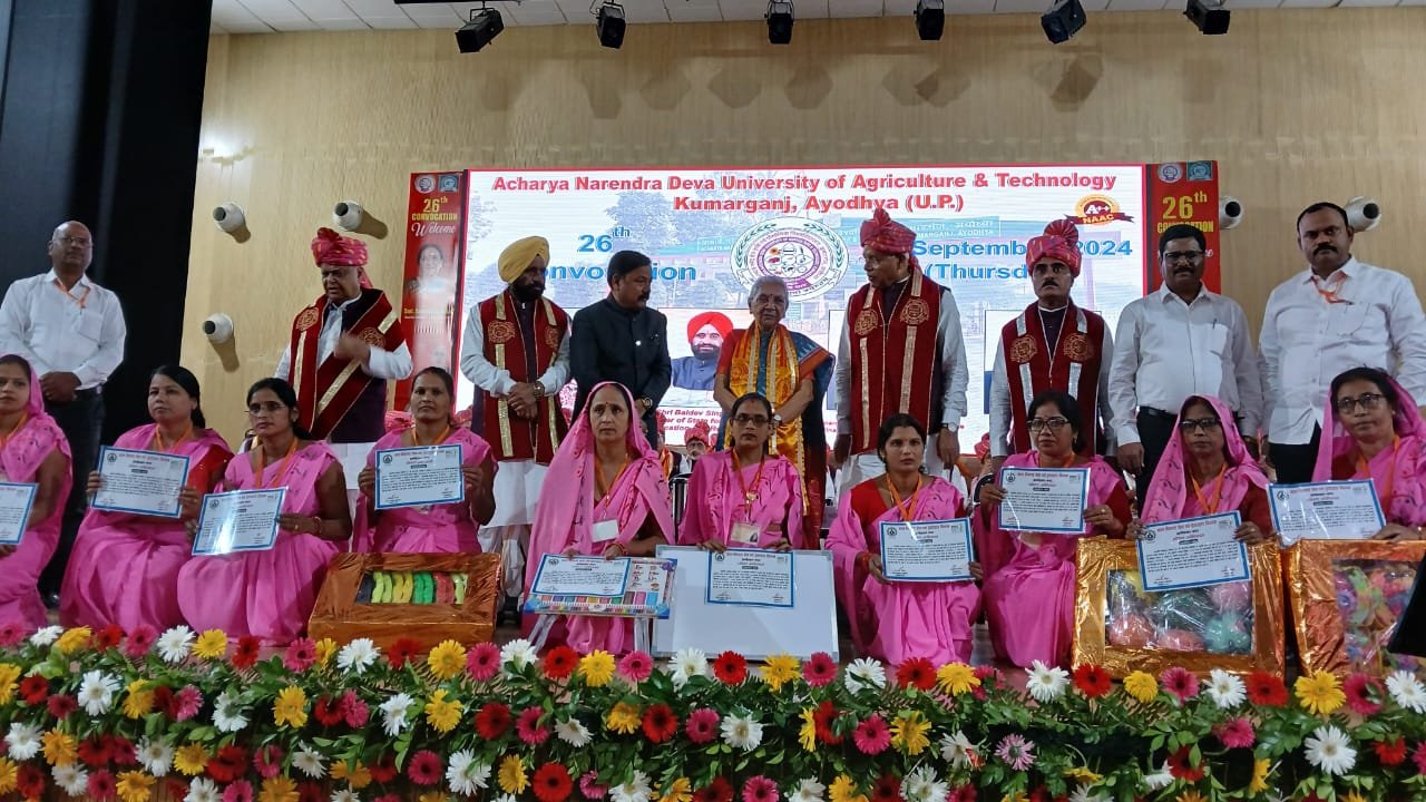 राज्यपाल महोदया द्वारा जनपद के 125 आंगनबाड़ी केंद्रों हेतु खिलौना किट का किया वितरण 