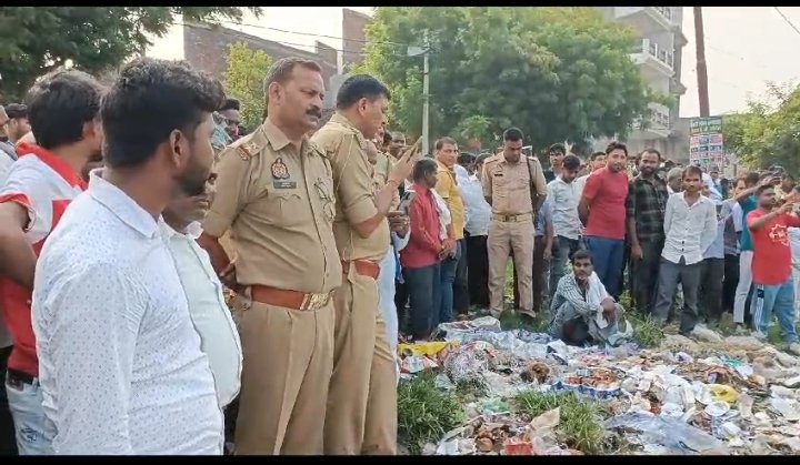 बीते छः दिनों से गायब व्यक्ति का शव सड़क के किनारे गड्ढे में उतराया मिला,जांच में जुटी पुलिस