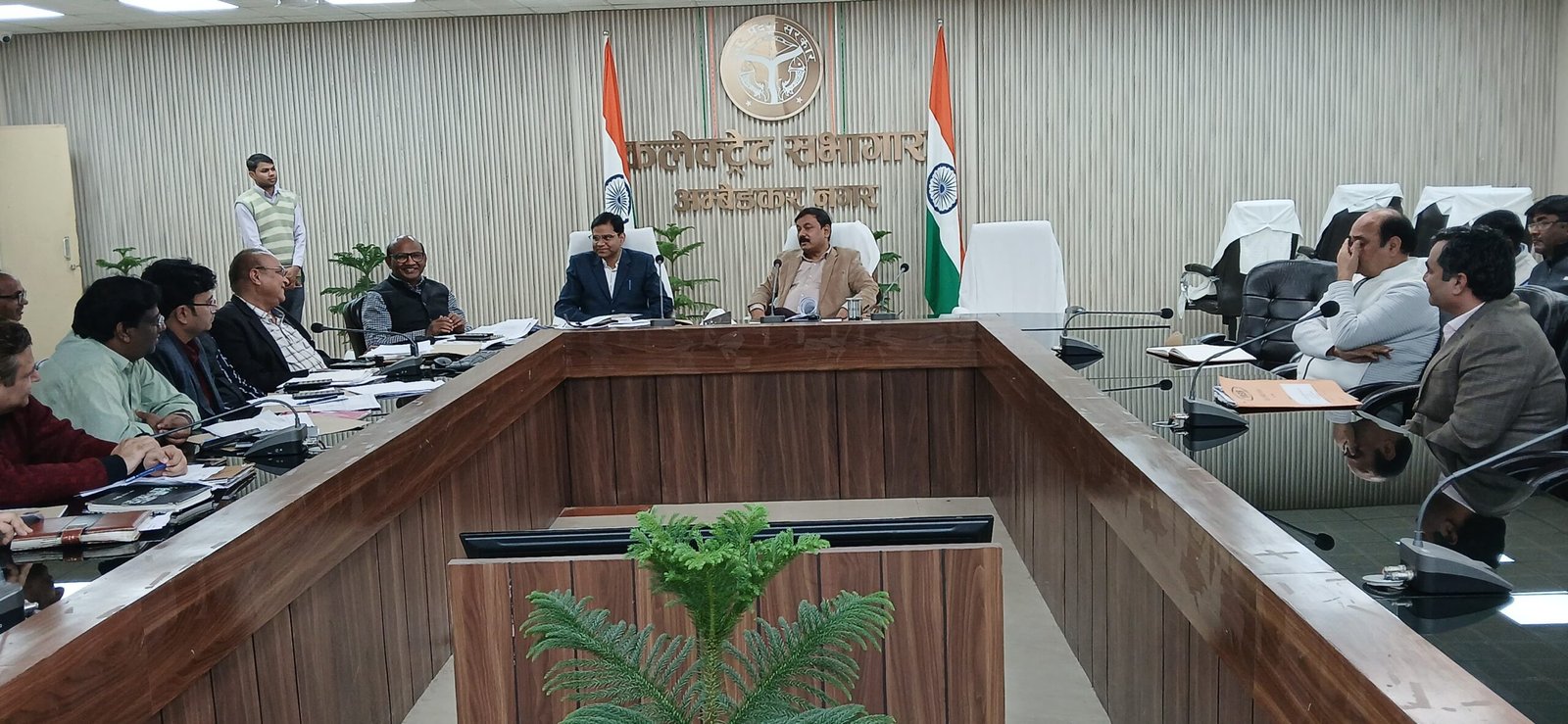 संबंधित विभाग गुणवत्तापूर्ण निस्तारण करें अन्यथा कड़ी से कड़ी कार्रवाई की जाएगी- जिलाधिकारी