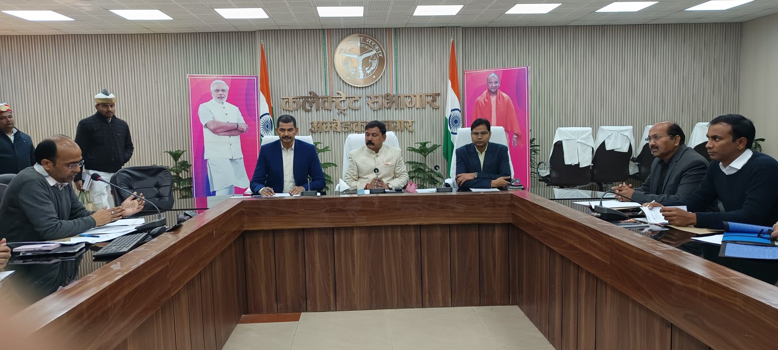 जिला स्तरीय अनुश्रवण समिति की बैठक जिलाधिकारी की अध्यक्षता में संपन्न हुई