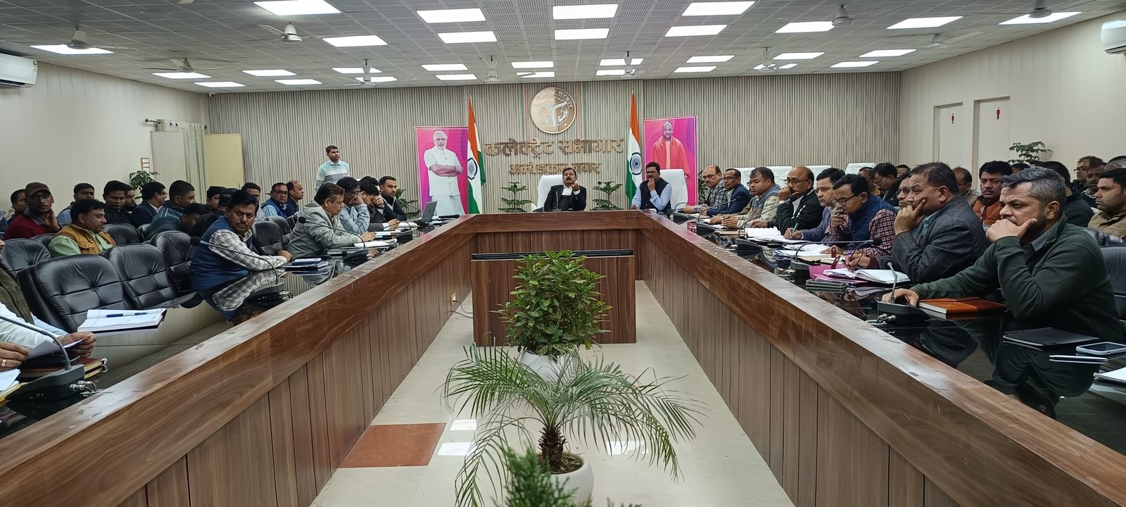 सीएम की सर्वोच्च प्राथमिकता आईजीआरएस पोर्टल की डीएम ने की समीक्षा बैठक
