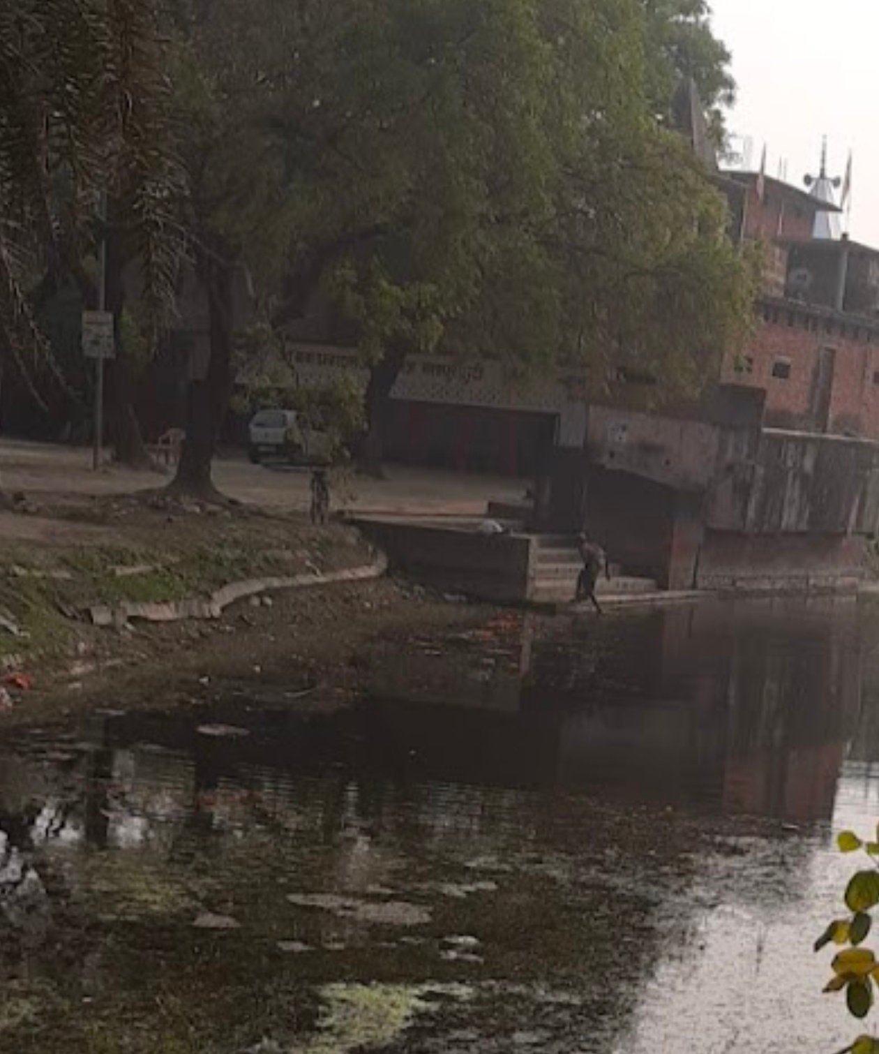 मंशापुर बाबा डम्बर दास की कुटिया के दिन बहुरे 