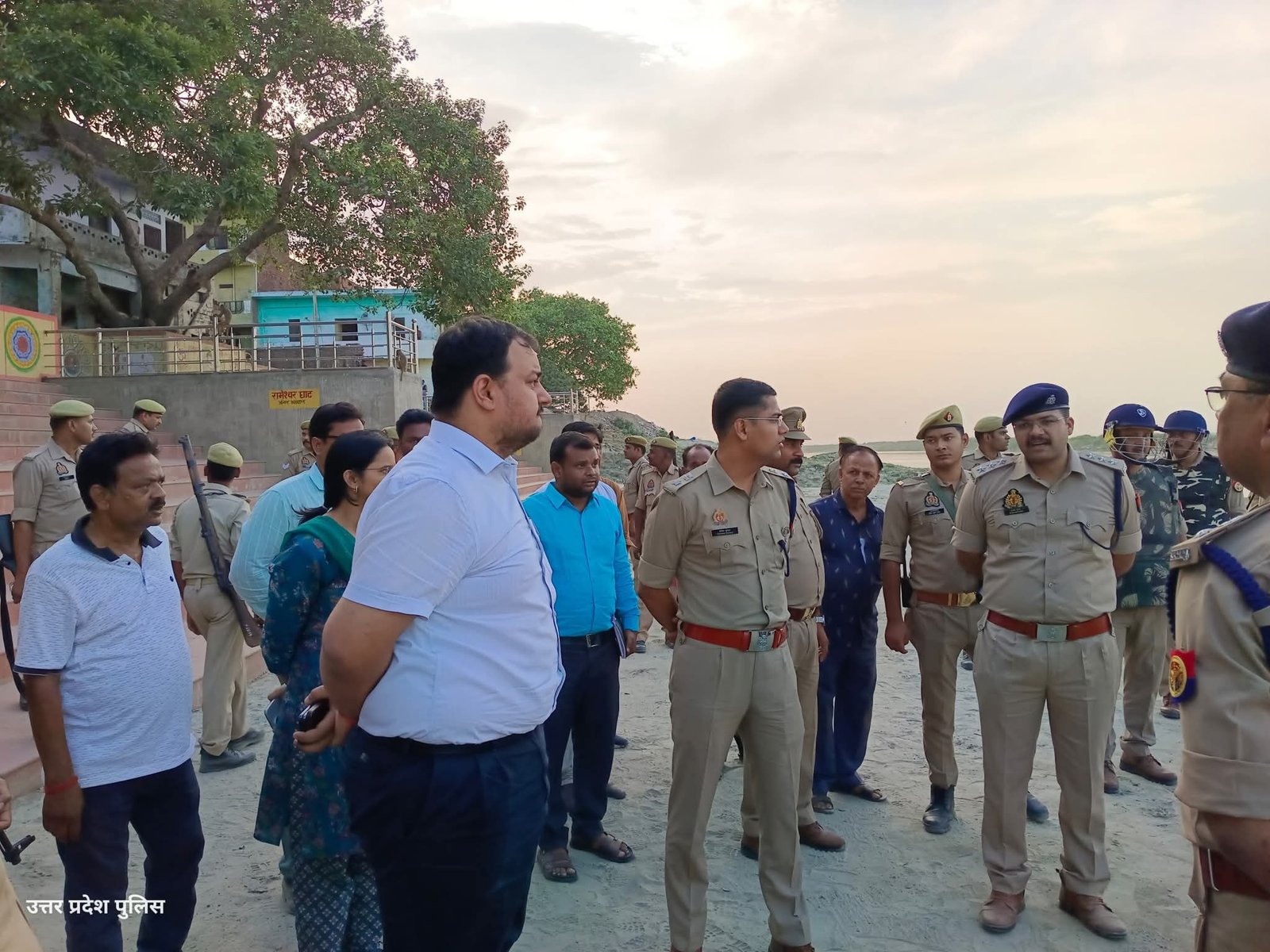 गंगा दशहरा, बकरीद पर्वों की दृष्टिगत की गई विभिन्न व्यवस्थाओं का डीएम ने लिया जायजा