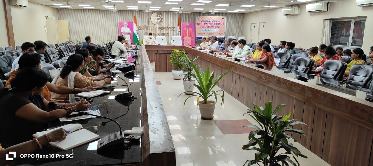 आंगनबाड़ी कार्यकत्री लाभार्थी का कराएं ई-के०वाई०सी०