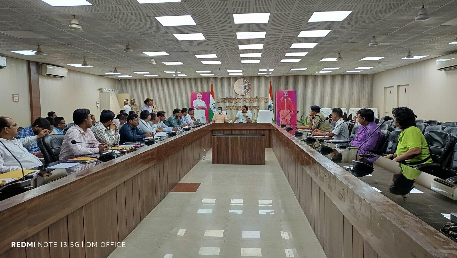 मुख्यमंत्री कंपोजिट स्कूल हेतु भूमि का चयन संबंधित उप जिलाधिकारी पूर्ण करें- जिलाधिकारी 