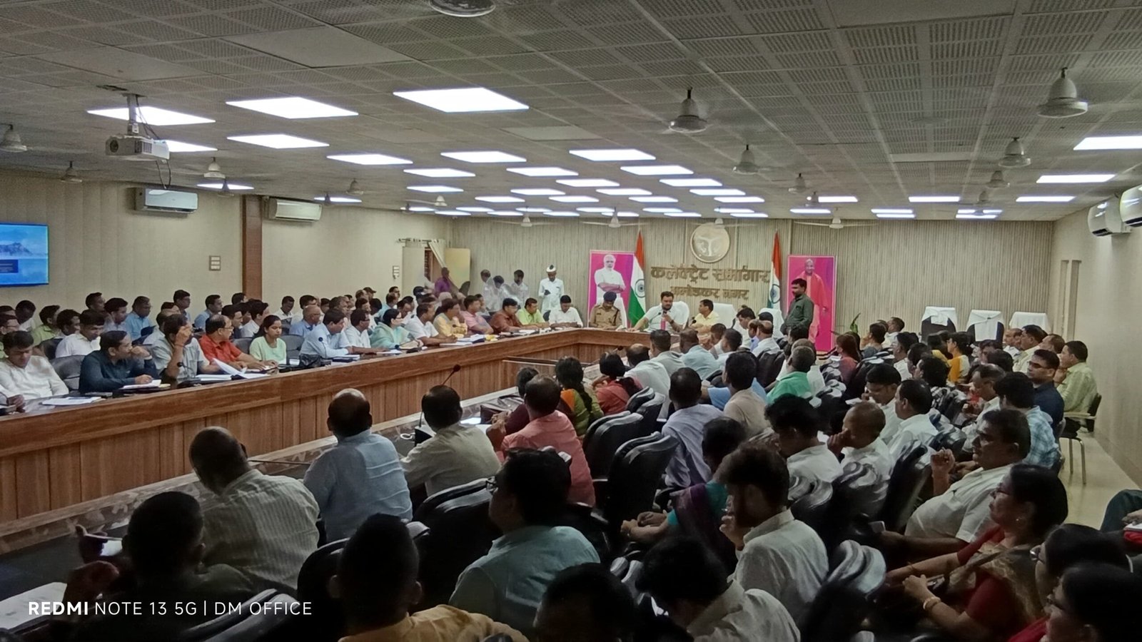 सभी स्टेटिक मजिस्ट्रेट परीक्षा शुरू होने से तीन घंटे पूर्व केंद्र पर मौजूद रहें- जिलाधिकारी 