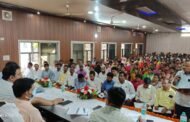 जिलाधिकारी ने विकास खंड टांडा में जनकल्याणकारी योजनाओं की समीक्षा बैठक की