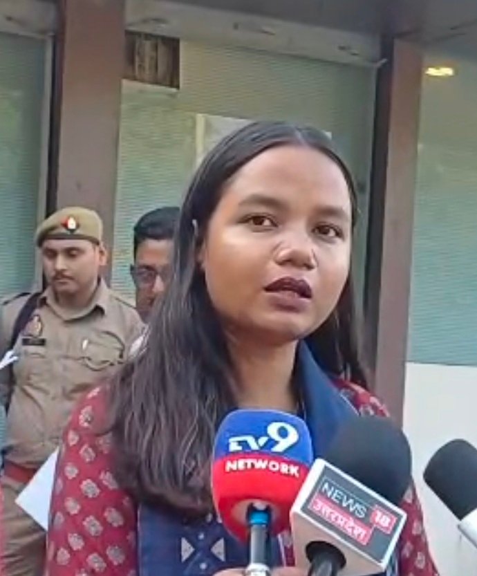 अल्ट्रासाउंड सेंटर को उप जिलाधिकारी प्रतीक्षा सिंह ने किया सीज