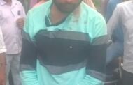 स्कूल से घर लौट रही छात्रा का पीछा,भीड़ ने दबोचा, पुलिस ने पहुँचाया थाने