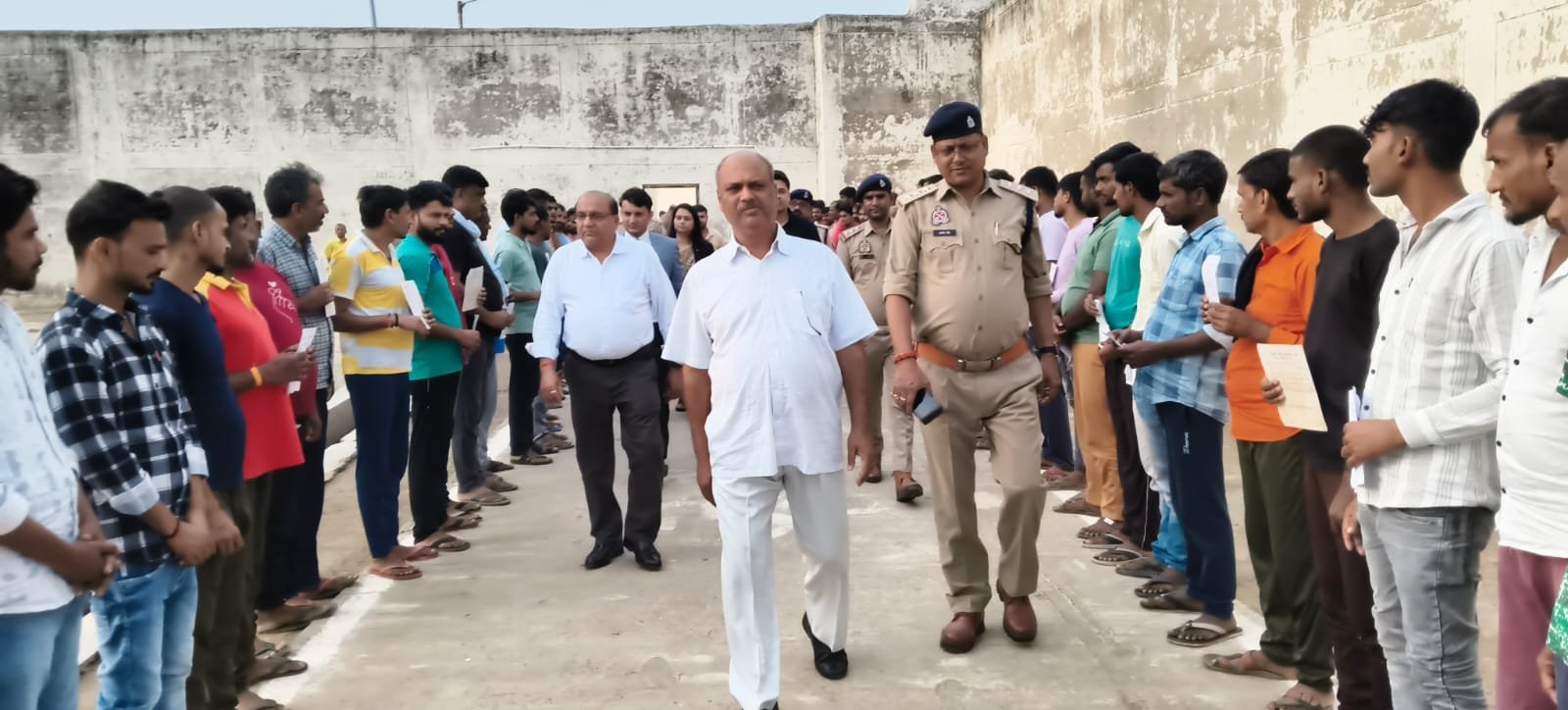 जिला कारागार में बन्दियों के हितार्थ आयोजित हुआ विधिक साक्षरता शिविर