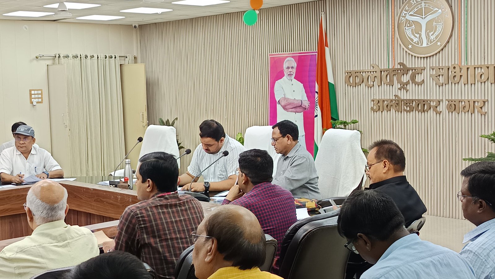 जिला स्वास्थ्य समिति की बैठक जिलाधिकारी अनुपम शुक्ला की अध्यक्षता में संपन्न