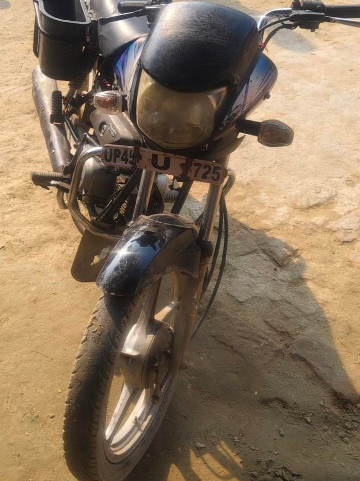 छह माह पहले चोरी हुई मोटरसाइकिल नहर में मिली
