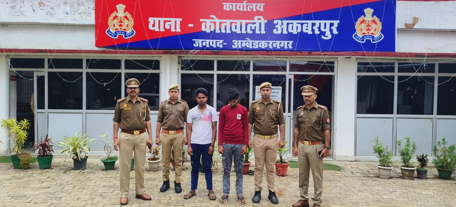 दुष्कर्म के दो आरोपी युवकों को पुलिस ने किया गिरफ्तार 