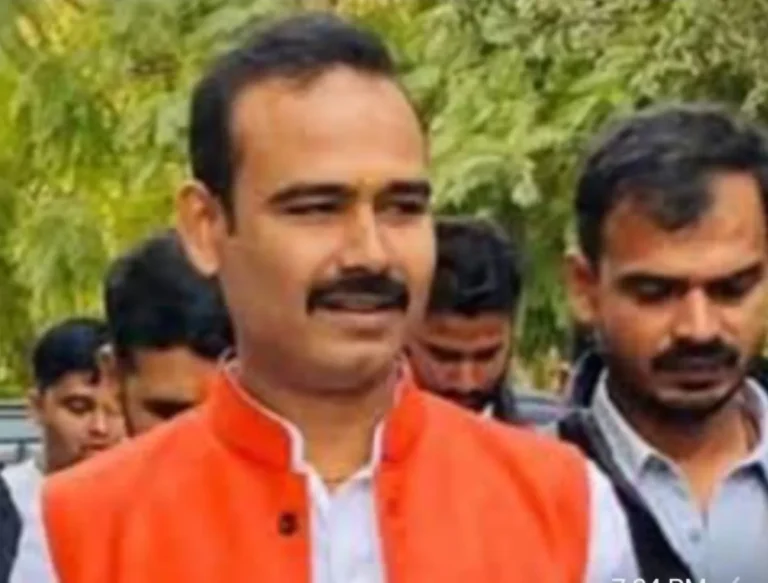 अजय सिपाही और अन्य आरोपियों पर दोष तय