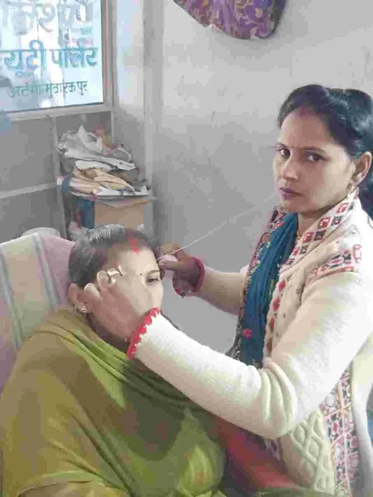 आज अम्बेडकरनगर में हर तरफ निशा की काबिलियत की चर्चा