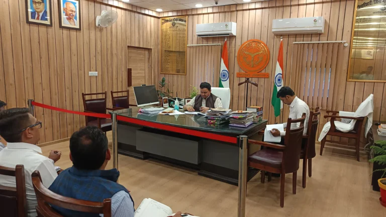 स्वच्छता कार्यों में लाएं तेजी, ग्राम पंचायतों में नियमित साफ–सफाई सुनिश्चित करें”– जिलाधिकारी