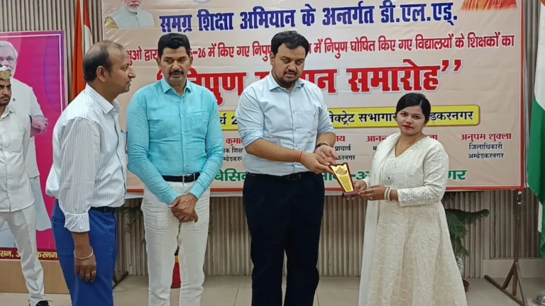 जनकल्याणकारी योजनाओं की झलक, युवाओं को स्वरोजगार हेतु किया गया प्रेरित