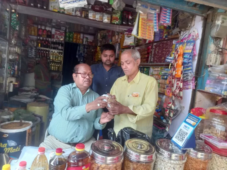 नवरात्रि पर खाद्य विभाग का छापा, 11 नमूने जांच को भेजे