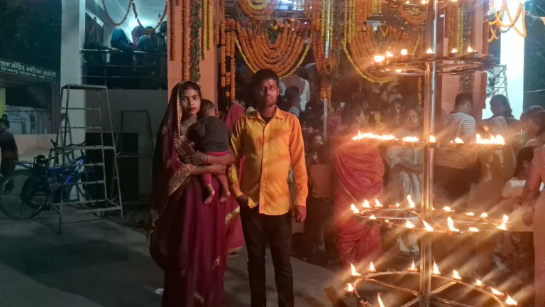 शीतला माता मठिया मंदिर में भव्य आयोजन: 56 भोग, सोलह श्रृंगार और झूला उत्सव का आयोजन