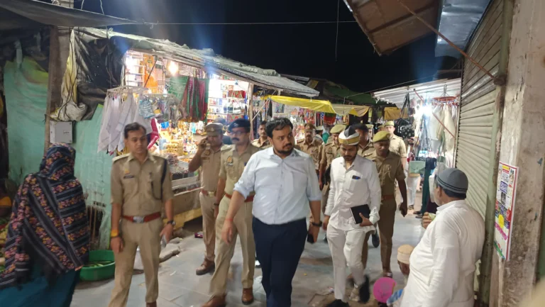 गुश्ल त्योहार के दृष्टिगत डीएम व एसपी ने किया विभिन्न क्षेत्रों का निरीक्षण