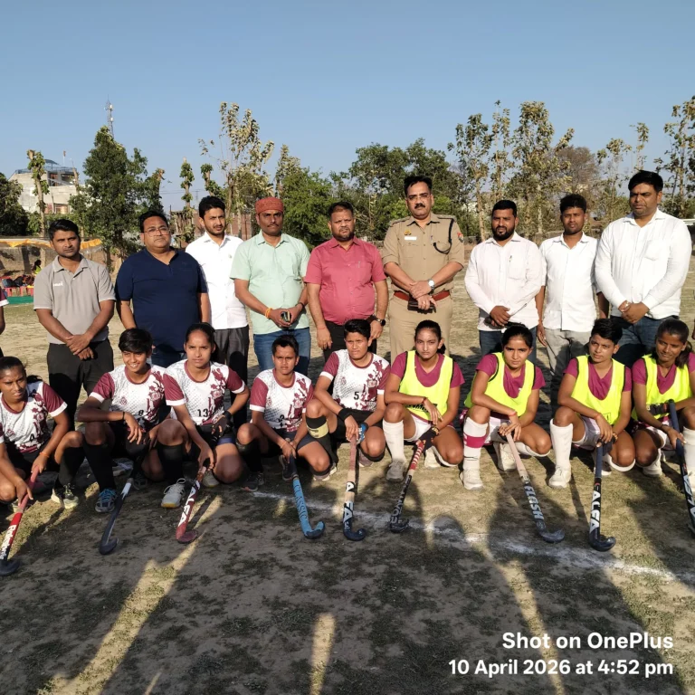 अम्बेडकर नगर में हॉकी का रण: टीमों के बीच रोमांचक मुकाबले