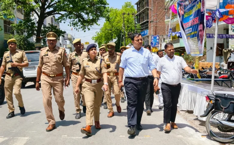 अम्बेडकर जयंती पर शांति एवं सुरक्षा व्यवस्था पर डीएम एसपी ने विभिन्न क्षेत्रों में किया पैदल मार्च