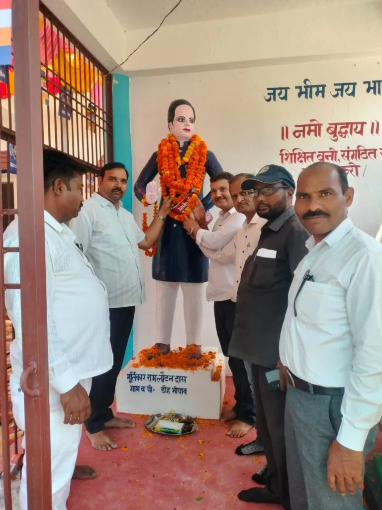 डा.अम्बेडकर समाज को नई दिशा देने में अपना सारा जीवन समर्पित कर दिया- जिलाध्यक्ष त्रयंबक तिवारी